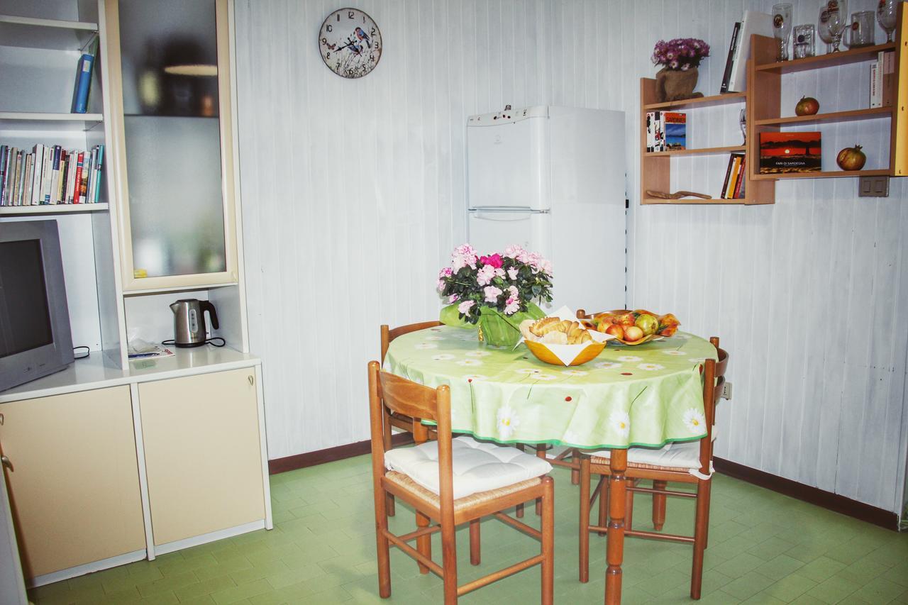 Gottardo Bed and Breakfast Monserrato Exteriör bild